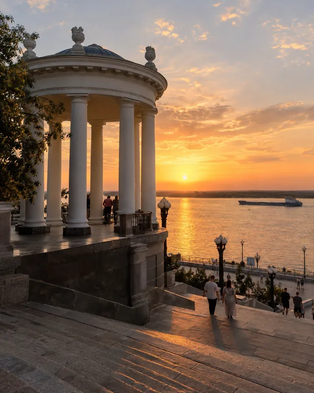 Rotunde an der Uferpromenade